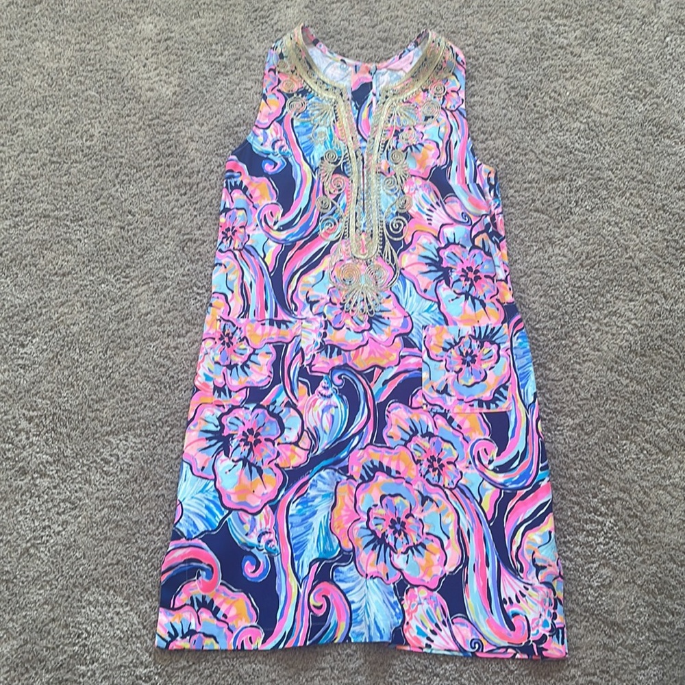 Lilly Pulitzer rayon/spandex dress with gold embroidery detail and pockets